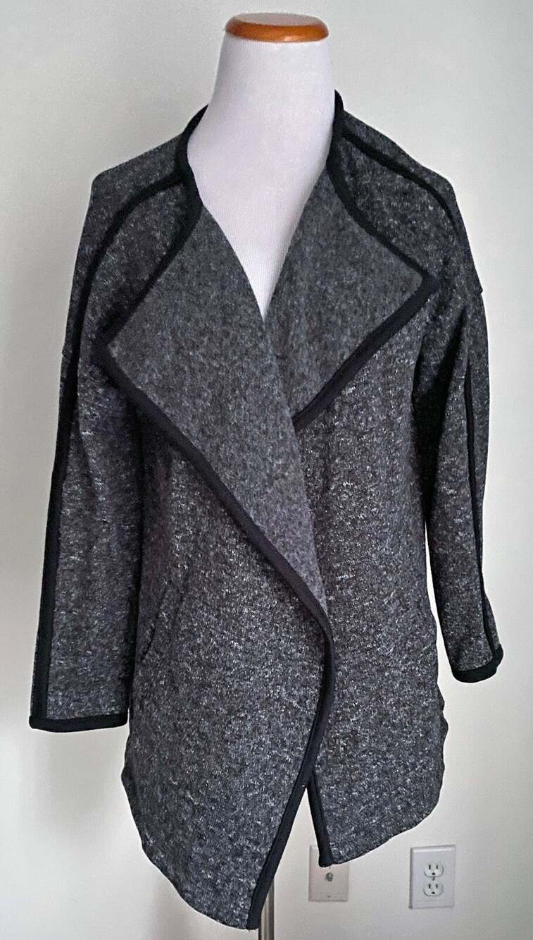 Banana Republic Open Front Wrap Sweater Jacket, Fleece Lined Black & Gray, XS